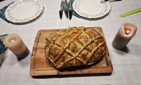 ΤΟ ΕΟΡΤΑΣΤΙΚΟ ΤΡΑΠΕΖΙ ΤΩΝ ΧΡΙΣΤΟΥΓΕΝΝΩΝ