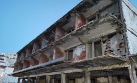 ΟΙ ΑΡΧΙΤΕΚΤΟΝΕΣ ΓΙΑ ΤΗ ΔΙΑΣΩΣΗ ΤΟΥ ΞΕΝΙΑ ΑΝΔΡΟΥ