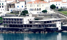 ΞΕΝΙΑ ΑΝΔΡΟΥ: 10 καίριες ερωταπαντήσεις σ' ένα αδιέξοδο εγχείρημα