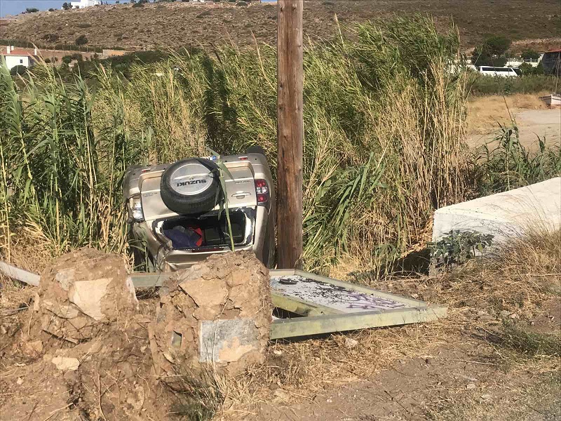 Τζιπ ανατράπηκε στην ευθεία του Αγίου Πέτρου!!! Τζιπ ανατράπηκε στην ευθεία του Αγίου Πέτρου!!!