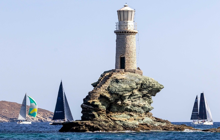 Με φουσκωμένα πανιά και μπαλόνια έκλεισε ο 58ος ιστιοπλοϊκός της Άνδρου