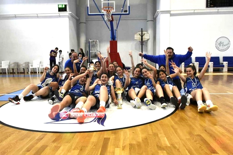 Τα κορίτσια της Άνδρου με απίστευτη ανατροπή επί της Νάξου πρωταθλήτριες Κυκλάδων  