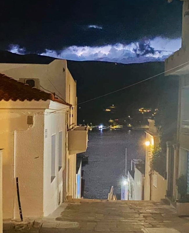 Μπόρα ήταν, αλλά... δεν πέρασε από την Χώρα!!!