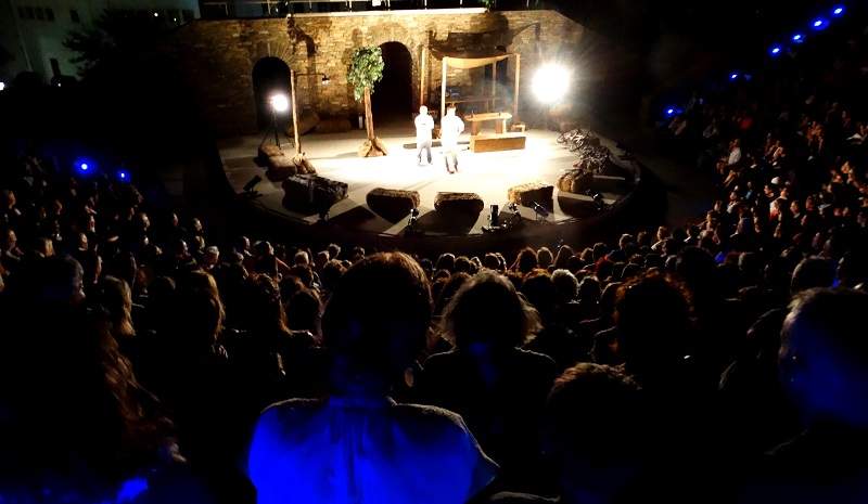 Οι πέτρες, οι τσέπες κι η ζωή που περνά και χανεται...