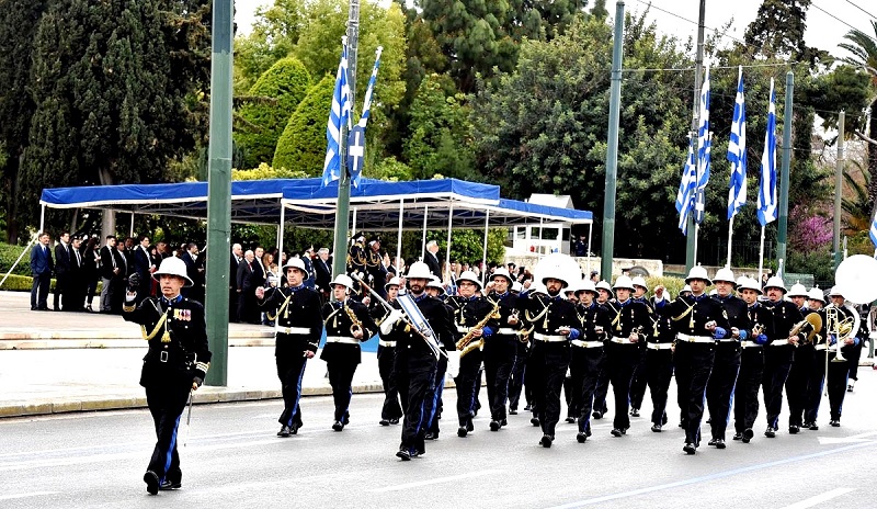 Η ένδοξη μπάντα του Πολεμικού Ναυτικού στην Άνδρο! Μια ιστορία 128 ετών σαν παραμύθι...