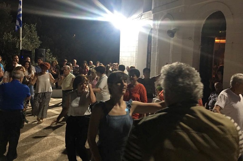 Παραδοσιακό γλέντι με Οικονομίδη στο Μπατσί και μνημόσυνο Μουστάκα με υποτροφίες στο Κόρθι (Ανακοίνωση Κληροδοτήματος)