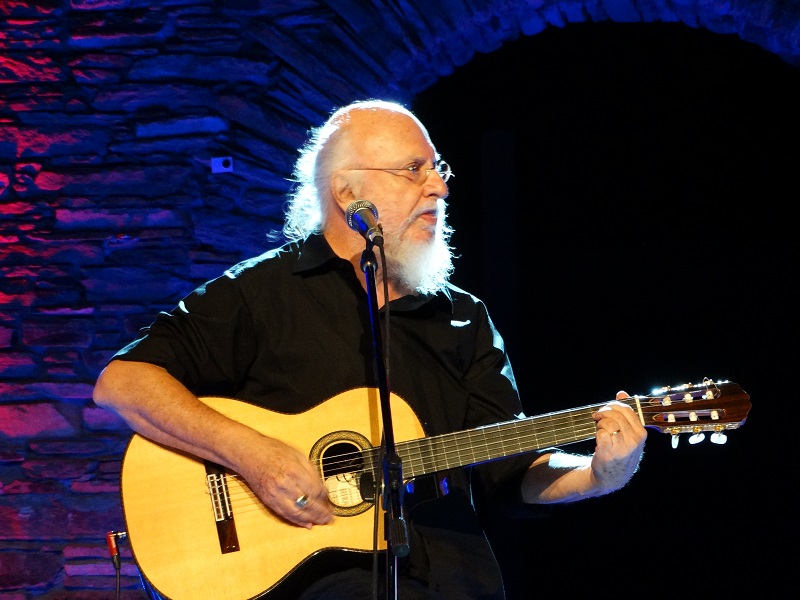 Ο Διονύσης Σαββόπουλος στην Άνδρο...