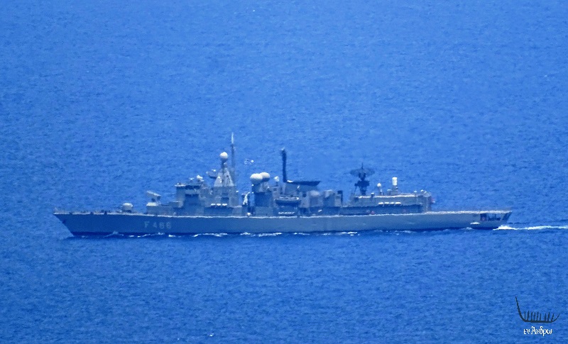 Εντυπωσιακή διέλευση πολεμικών ανοιχτά της Χώρας