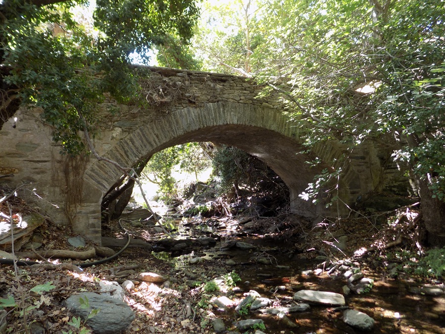 ΤΟ ΓΕΦΥΡΙ ΤΗΣ ΝΕΡΑΪΔΑΣ ΤΩΝ ΡΕΜΜΑΤΩΝ 
