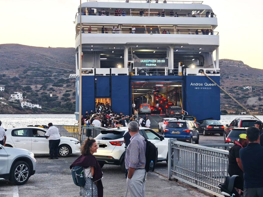 ΕΠΙΣΤΡΟΦΗ: Έφυγαν χιλιάδες επιβάτες και αυτοκίνητα... 
