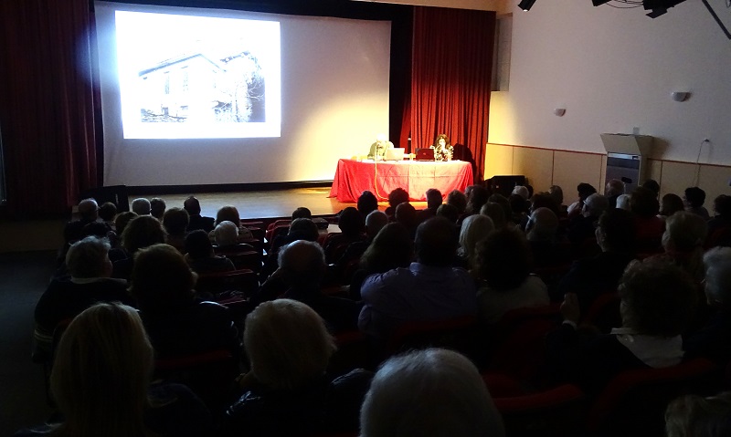 Ζητούνται δημοσιογράφοι για ντιμπέιτ στην Άνδρο! Δεκτοί μόνο όσοι... δεν δημοσιογραφούν!