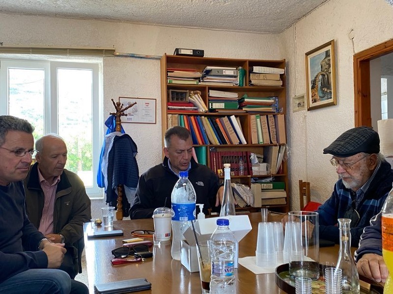 Περιοδείες υποψηφίων στην Άνδρο: Γιάννης Βρούτσης-ΝΔ, Όλγα Πολίτη-ΠΑΣΟΚ, Κατερίνα Ρεμούνδου-ΚΚΕ