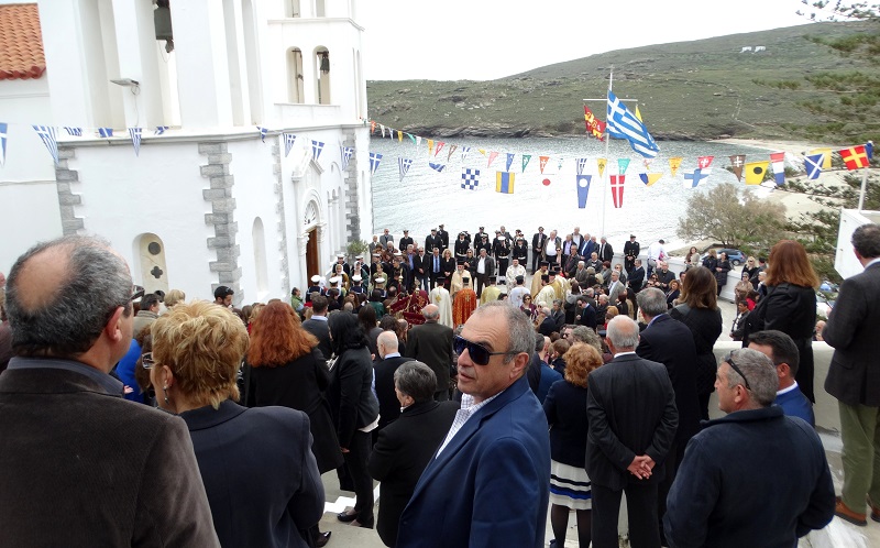 ΘΕΟΣΚΕΠΑΣΤΗ 2019: Αρκετός κόσμος, αλλά πλήθος επίσημοι στις ολοήμερες εορταστικές εκδηλώσεις της Άνδρου...