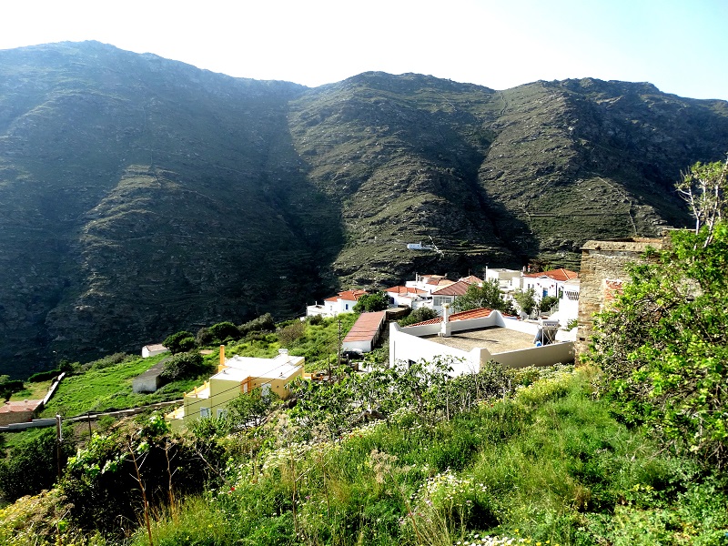 ΣΥΝΕΤΙ: το χωριό που κάποτε αντάλλαξε... το πανηγύρι του!!!