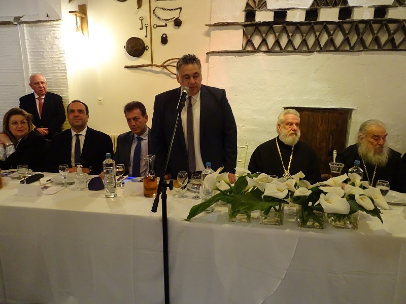 ΘΕΟΣΚΕΠΑΣΤΗ: Το δείπνο, οι βραβεύσεις και οι σεφ...