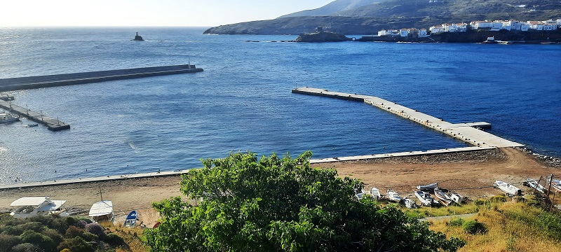 ΑΠΟΜΑΚΡΥΝΣΗ ΣΚΑΦΩΝ ΑΠΟ ΤΟ ΛΙΜΑΝΙ