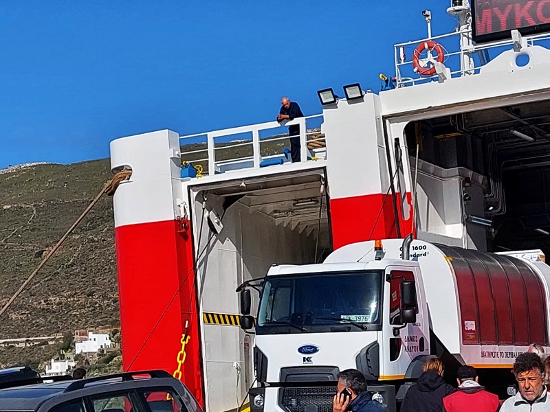 Η Άνδρος νοικοκυρεύεται: ολοκαίνουριο απορριματοφόρο μετά από χρόνια!...