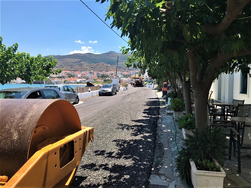 ΑΣΦΑΛΤΟΣΤΡΩΣΕΙΣ: ΔΙΑΚΟΠΗ ΚΥΚΛΟΦΟΡΙΑΣ ΣΤΗ ΧΩΡΑ ΑΥΡΙΟ, ΟΛΟΚΛΗΡΩΝΕΤΑΙ Ο ΝΕΙΜΠΟΡΙΟΣ ΣΗΜΕΡΑ...