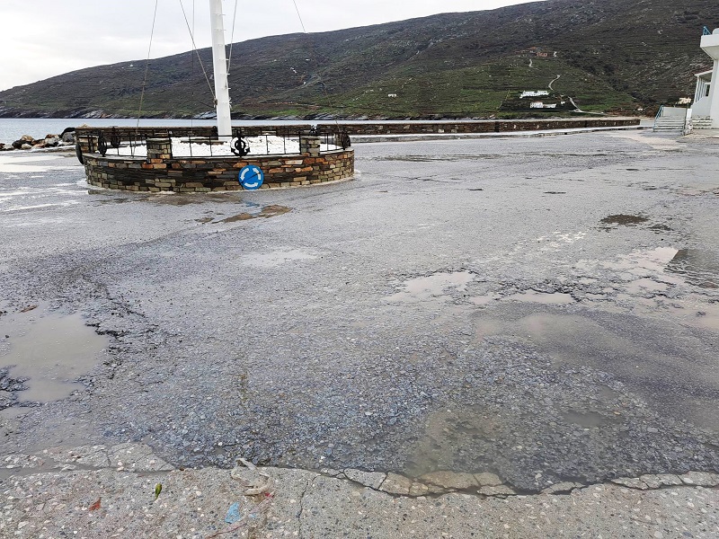 ΕΡΓΑ ΟΔΟΠΟΙΪΑΣ: Ανακατασκευή εισόδου και κυκλικού κόμβου Όρμου Κορθίου