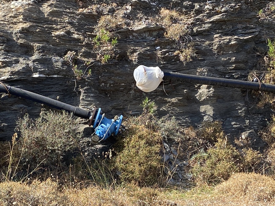 Στενιώτικη νοοτροπία! Ή, αλλιώς πως οι ανδριώτες πυροβολούμε τα πόδια μας!!!