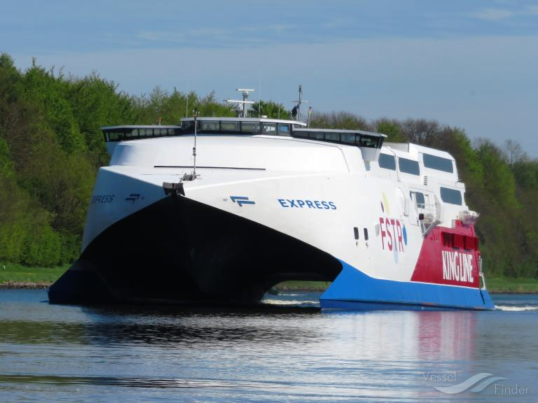 Ιστορική συμμαχία στη Ραφήνα! Fast Ferries & Golden Star Ferries αγόρασαν μαζί ταχύπλοο!!!