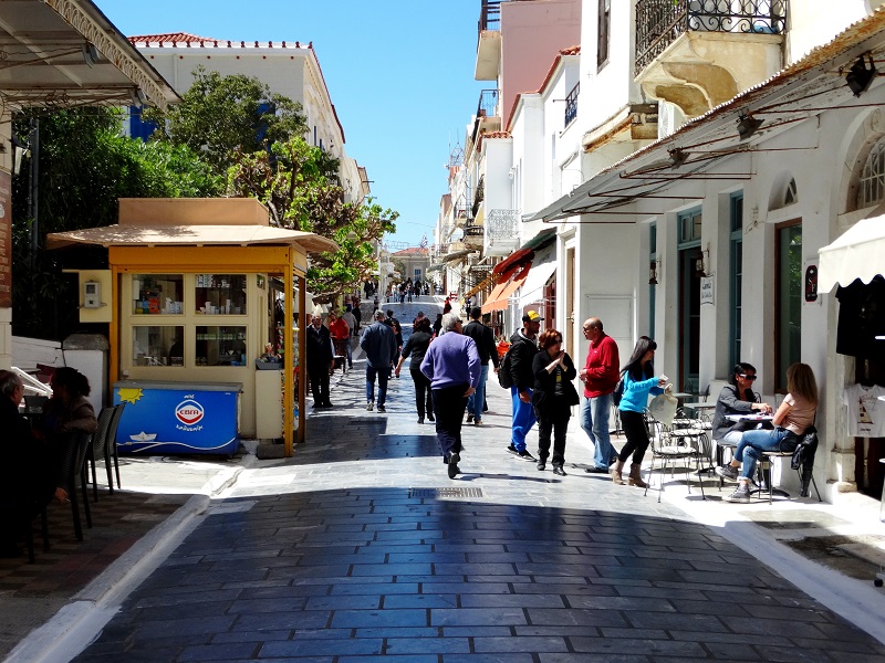 Ανοιχτά τα καταστήματα τις Κυριακές από την άνοιξη στην Άνδρο. Τι θα ισχύσει για τις Κυκλάδες.