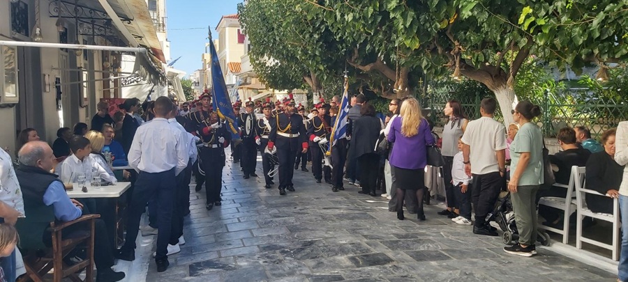 ΑΝΔΡΟΣ: Ηλιόλουστη και γιορταστική η 28η Οκτωβρίου 2025