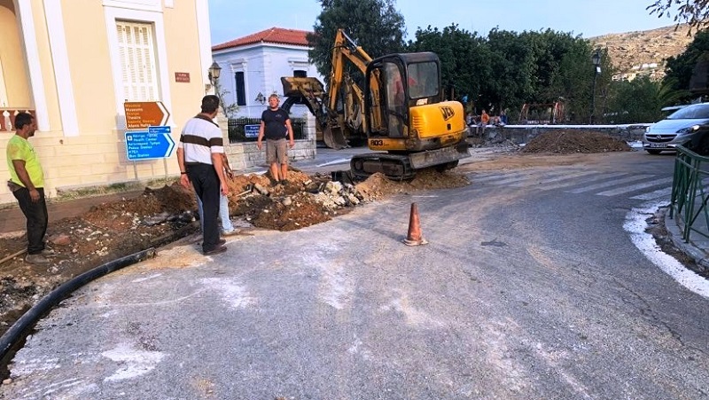 Ξεκίνησαν δύο κομβικά έργα στην Χώρα
