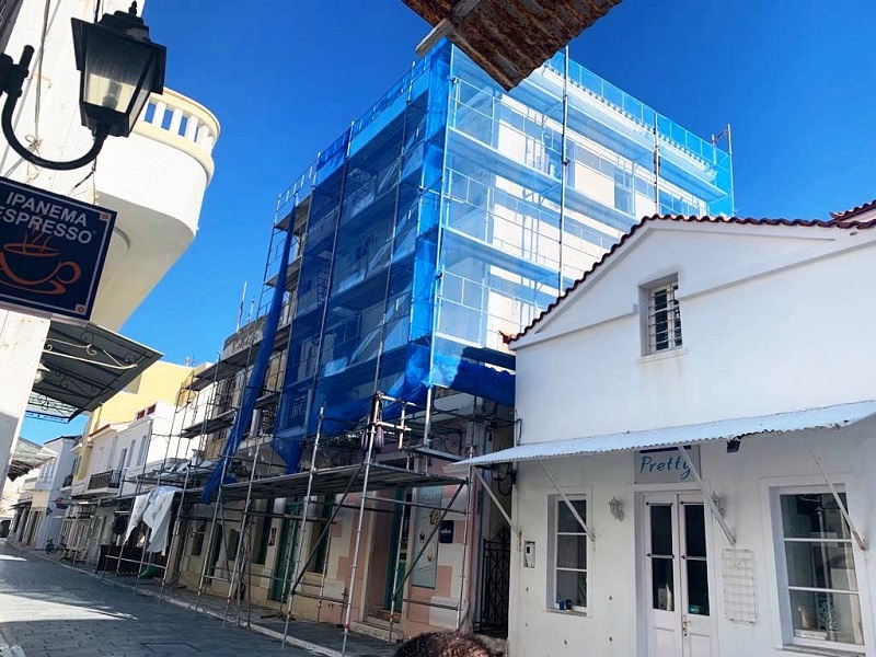 Ξεκίνησε η επισκευή του καταρρέοντος Επισκοπείου στην Χώρα…