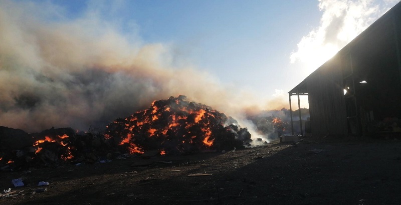 ΣΤΑΥΡΟΠΕΔΑ: Φωτιά στα σκουπίδια!!!