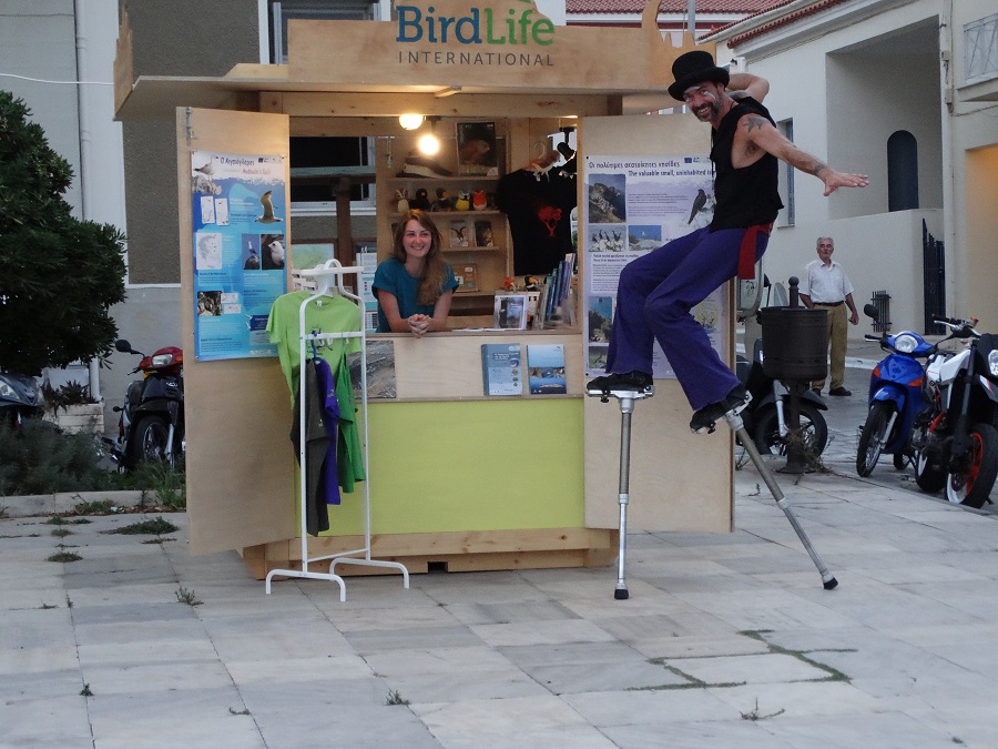 Ακροβάτες και ζογκλέρ στο Φεστιβάλ Άνδρου (φωτογραφίες & βίντεο)