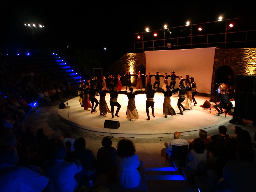 Η Ρωμανία αν πέρασεν, ανθεί και φέρει κι άλλο…