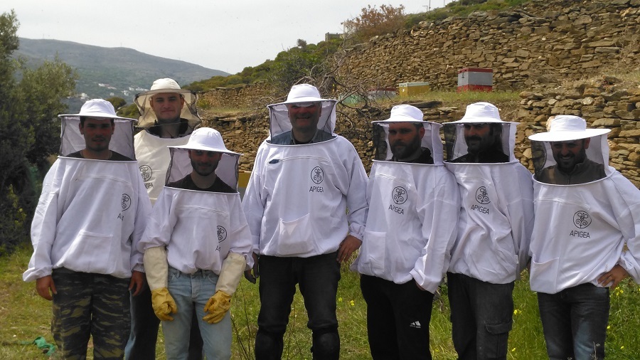 Ξεκίνησαν στην Άνδρο οι νέοι μελισσοκόμοι.
