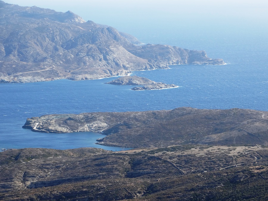 Διαδρομή στο Στενό ή στίχοι ακουμπισμένοι σ΄ένα σκληρό τοπίο...