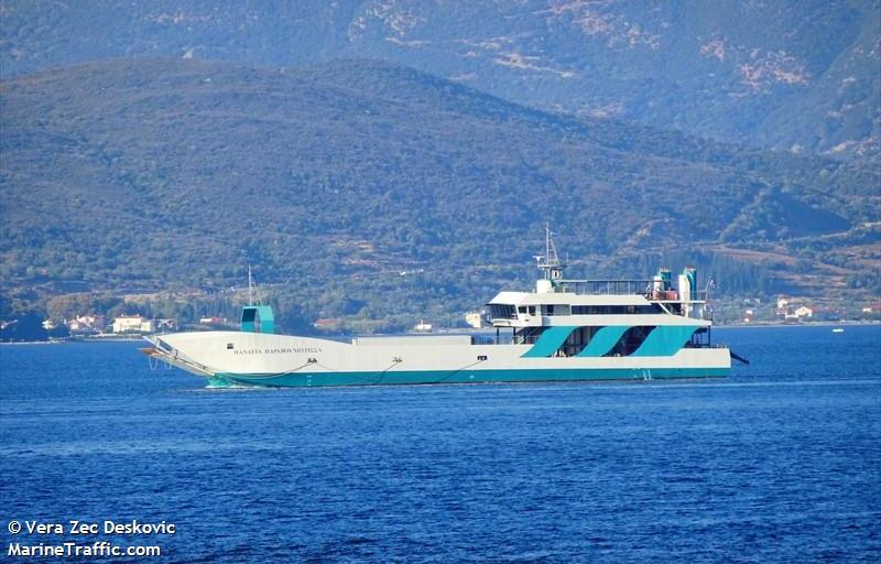 Εμποδίστηκε πάλι - τα ξημερώματα - στο Γαύριο πλοίο της ΔΕΗ με καλώδια και ανταλλακτικά!