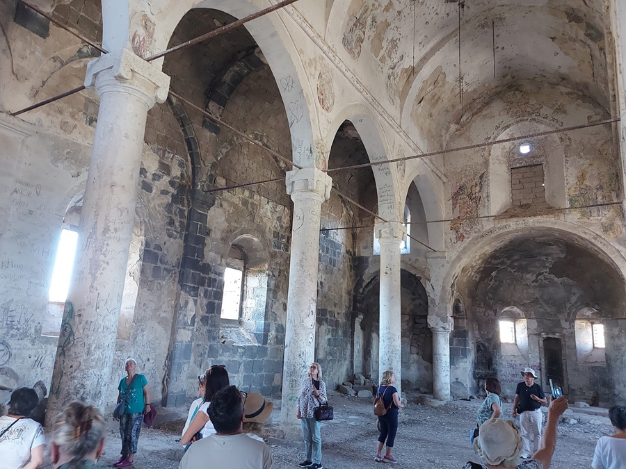 ΜΕΡΑ ΜΝΗΜΗΣ: ΤΟ ΘΑΥΜΑ ΤΩΝ ΜΙΚΡΑΣΙΑΤΩΝ ΣΤΗΝ ΕΛΛΑΔΑ ΚΑΙ Ο ΜΙΚΡΑΣΙΑΤΙΟΣ ΣΥΝΟΙΚΙΣΜΟΣ ΤΗΣ ΑΝΔΡΟΥ