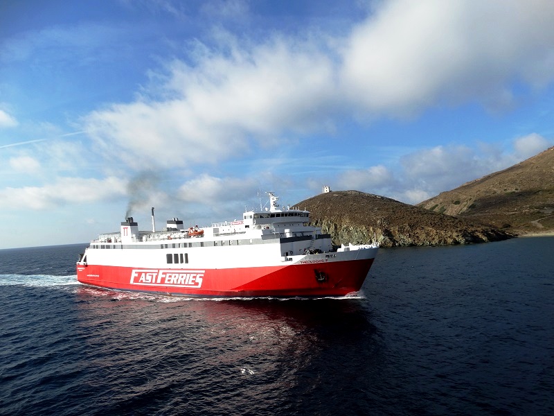 Κανονικά πάλι τα δρομολόγια των πλοίων. Την Κυριακή το Andros αλλάζει το Θεολόγος.