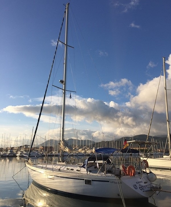 Πιάστηκε ιστιοπλοϊκό με παράνομη ναύλωση έξω από το Μπατσί