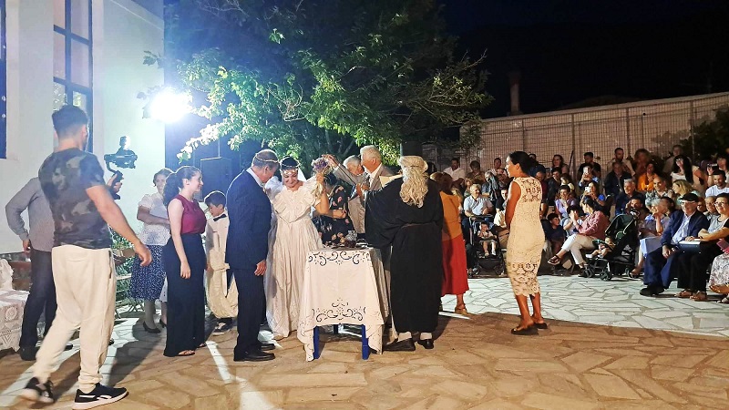 ΠΑΝΗΓΥΡΙΑ: Παραδοσιακός γάμος στο Συνετί - Παραδοσιακή φουρτάλια στη Μεσαριά 