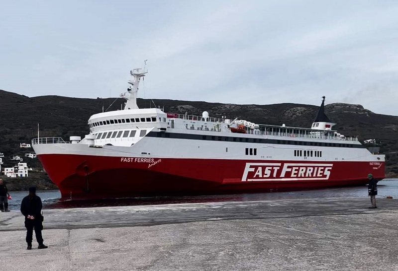 ANDROS FAST FERRIES: Το πρώτο πλοίο του 2024 στην Άνδρο