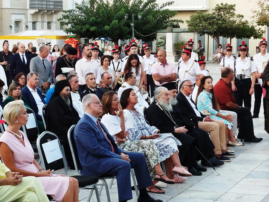 ΑΝΔΡΟΣ: ΑΠΟΚΑΛΥΠΤΗΡΙΑ ΠΡΟΤΟΜΗΣ Α. ΓΟΥΛΑΝΔΡΗ ΑΠΟ ΤΟΝ ΠΡΟΕΔΡΟ ΤΗΣ ΔΗΜΟΚΡΑΤΙΑΣ