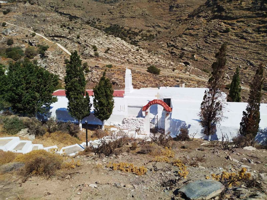 ΑΓΙΑ ΜΟΝΗ: Μικρό οδοιπορικό στο Στενό