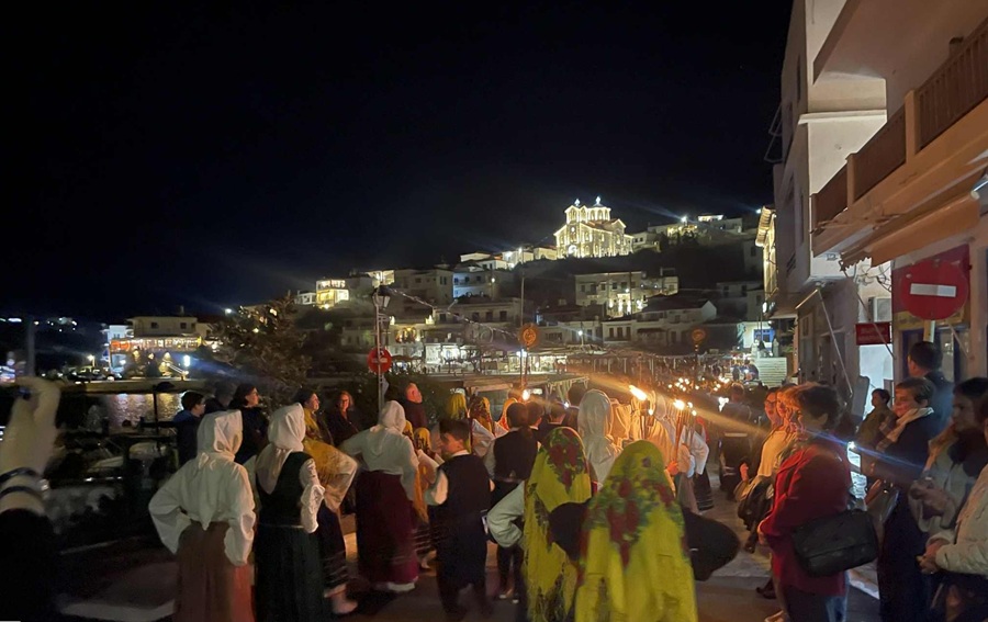 ΜΠΑΤΣΙ: Στου Αγίου Φιλίππου τον εσπερινό...