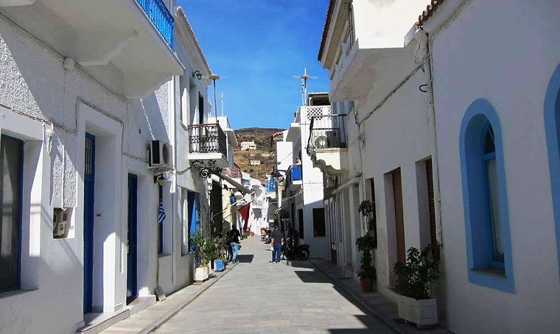 Έκλεισε και ξηλώνεται η Εθνική στο Κόρθι.