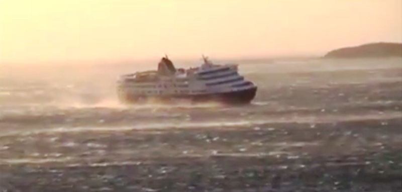 Το Superferry αψηφά τον «Ξενοφώντα»
