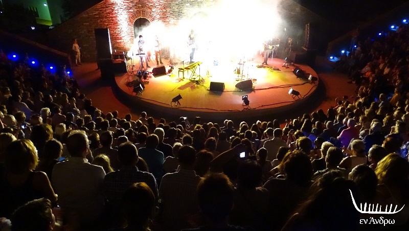 ΑΝΔΡΟΣ: στο χτεσινό πάρτυ του Μαραβέγια... ΑΝΔΡΟΣ: στο χτεσινό πάρτυ του Μαραβέγια...