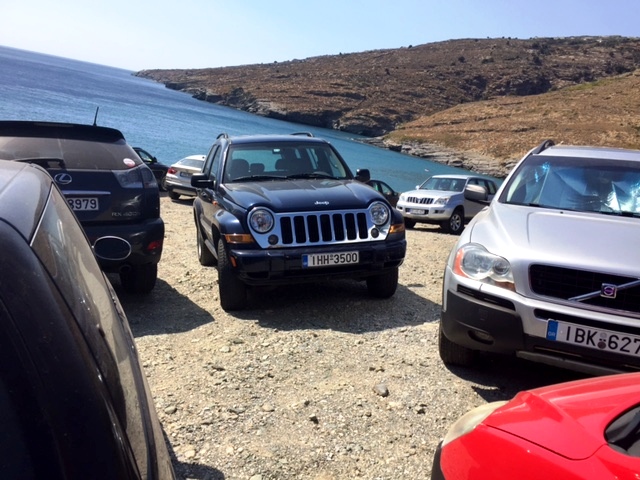 Άνδρος, ένα απέραντο πάρκινγκ!!! Παιδιά να οργανωθούμε λίγο...