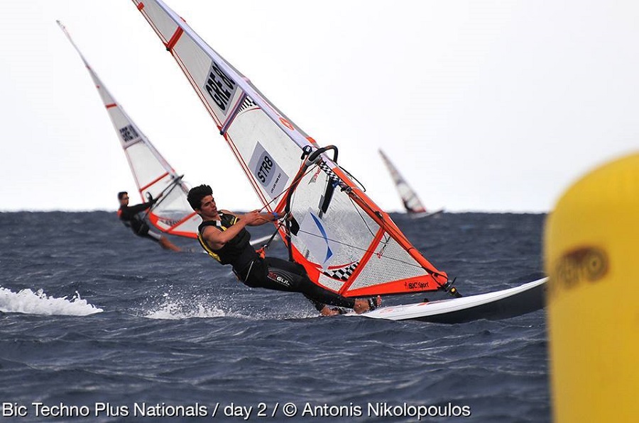 Χρυσό στο πανελλήνιο ιστιοσανίδας ο ανδριώτης Λεωνίδας Τσορτανίδης του ΝΟΑ