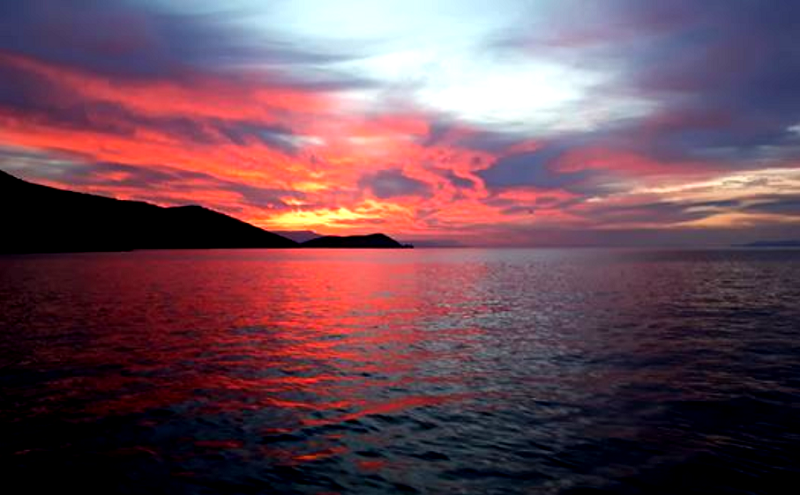 ΟΙ ΑΝΑΓΝΩΣΤΕΣ ΓΡΑΦΟΥΝ: Μαγικός Κάβο Ντόρος και πέτρινος Τουρλίτης