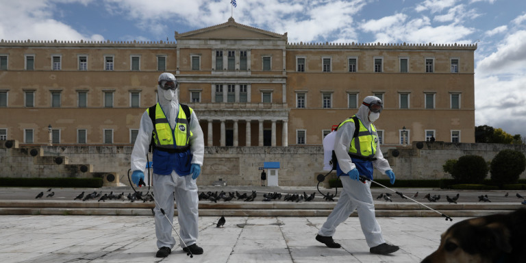 Daily Telegraph: Παράδειγμα προς μίμηση η ψύχραιμη συμπεριφορά των Ελλήνων στον κορωνοϊό